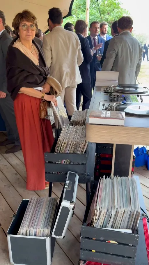 Découverte des vinyles lors du cocktail
